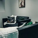 Bv Cosy Basement At Conditioning House Apartment Bradford (West Yorkshire)