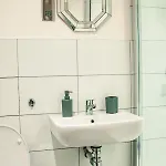 Bv Cosy Basement At Conditioning House Apartment Bradford (West Yorkshire)