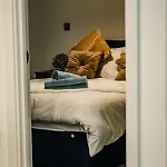 Apartment Bv Cosy Basement At Conditioning House Bradford (West Yorkshire)