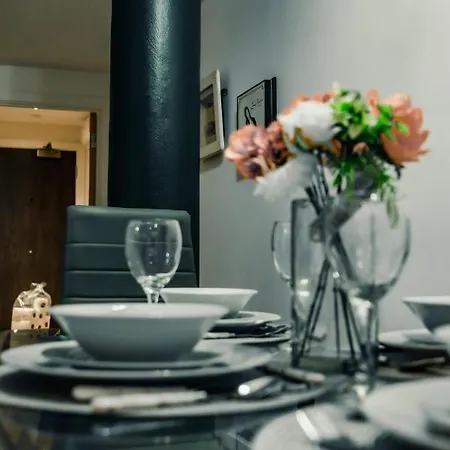 Bv Cosy Basement At Conditioning House * Bradford (West Yorkshire)
