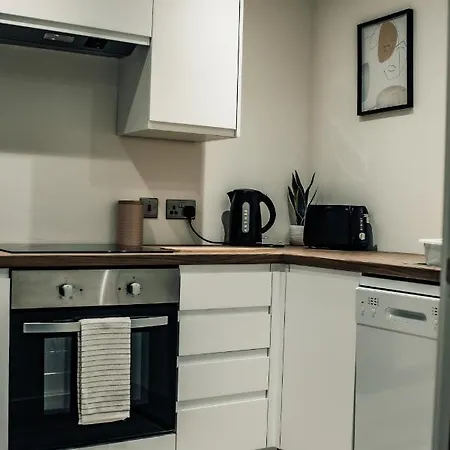 Bv Cosy Basement At Conditioning House Apartment