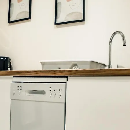 Bv Cosy Basement At Conditioning House Apartment *