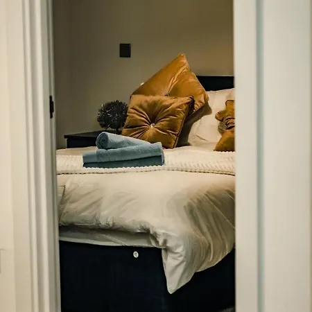 Apartment Bv Cosy Basement At Conditioning House Bradford (West Yorkshire)