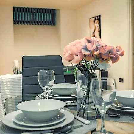 Apartment Bv Cosy Basement At Conditioning House Bradford (West Yorkshire)