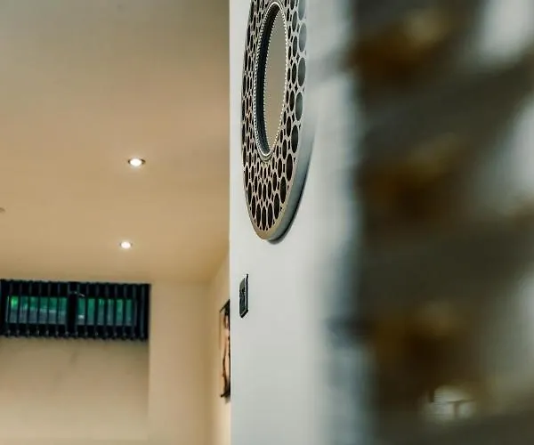 Bv Cosy Basement At Conditioning House Bradford (West Yorkshire)