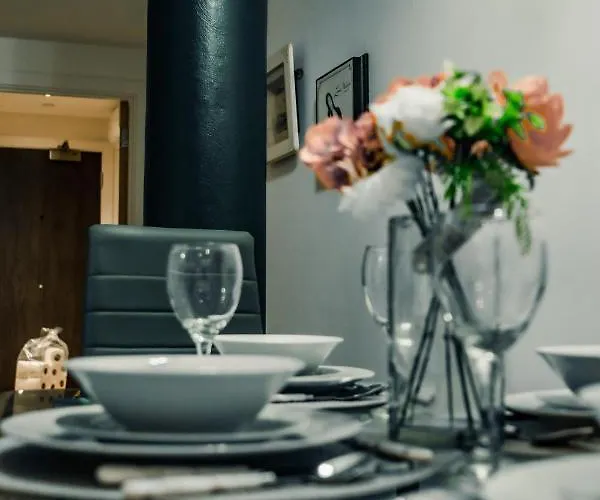 Bv Cosy Basement At Conditioning House * Bradford (West Yorkshire)