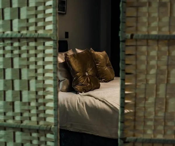 公寓 Bv Cosy Basement At Conditioning House 布雷得佛