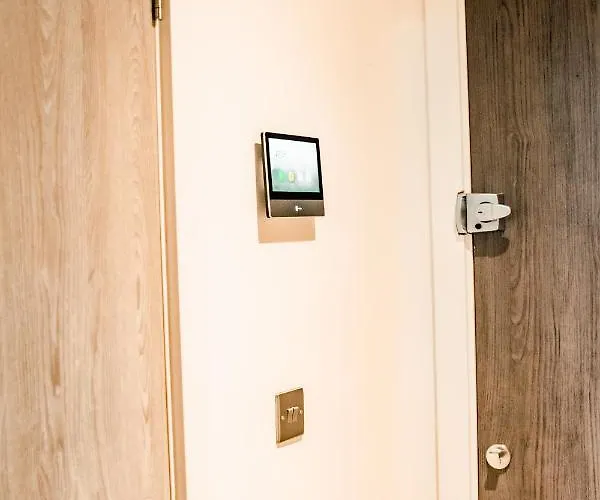 Bv Cosy Basement At Conditioning House *