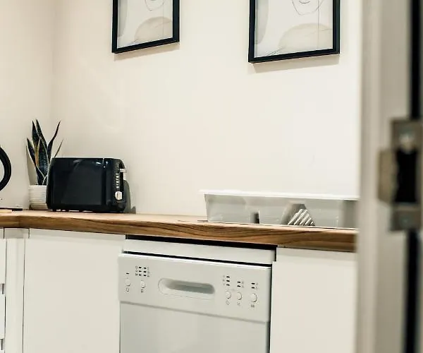 Bv Cosy Basement At Conditioning House