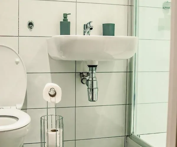 公寓 Bv Cosy Basement At Conditioning House 布雷得佛