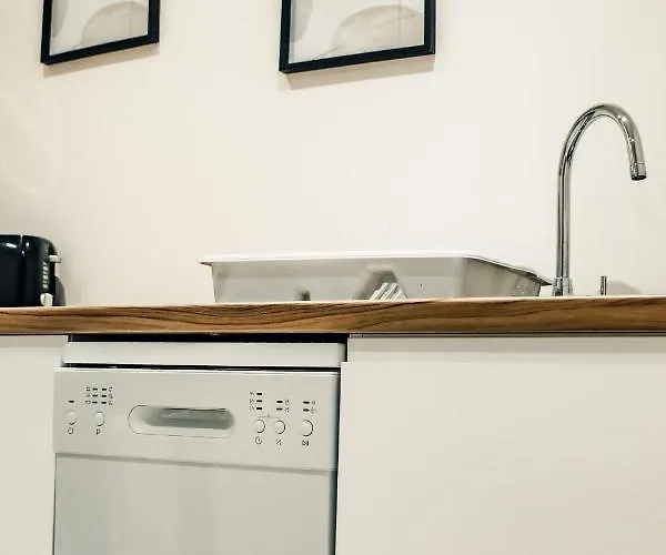 Bv Cosy Basement At Conditioning House Lägenhet *