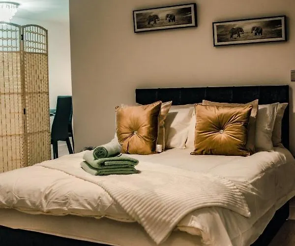 Bv Cosy Basement At Conditioning House 公寓 *