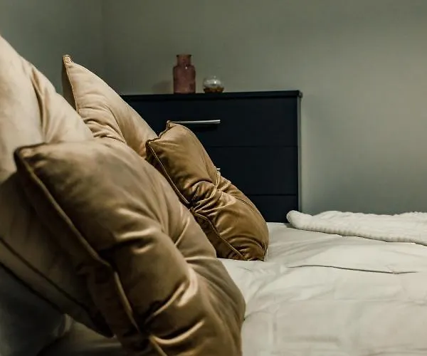 Bv Cosy Basement At Conditioning House 公寓 布雷得佛