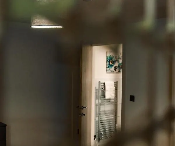 Bv Cosy Basement At Conditioning House Lägenhet