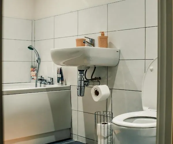 Bv Cosy Basement At Conditioning House 公寓 *