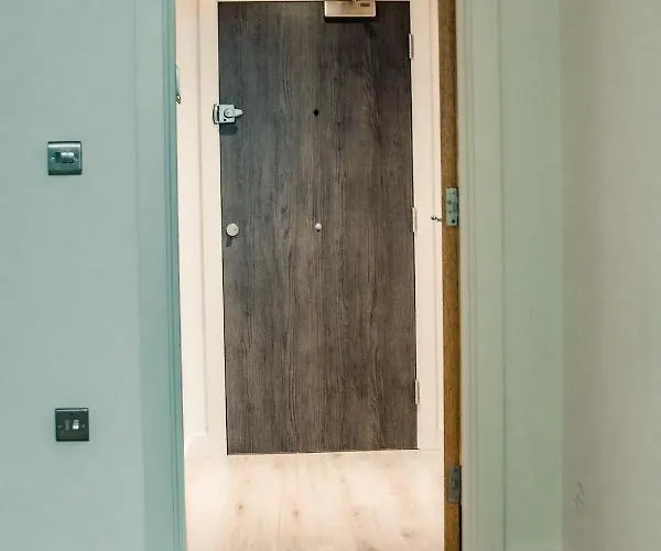 Bv Cosy Basement At Conditioning House *